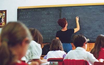 La scuola impossibile. [Numero monografico di AUT AUT]